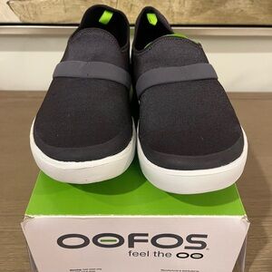 OOFOS Women’s Slate Purple and White Slip-On Loafers